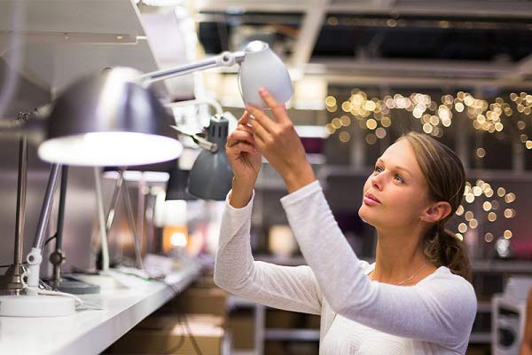 خصوصیات لامپ کممصرف یا CFL