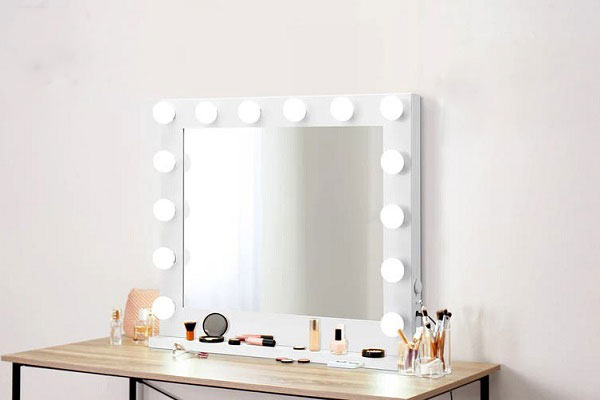 لامپهای فلورسنت فشرده (CFL)