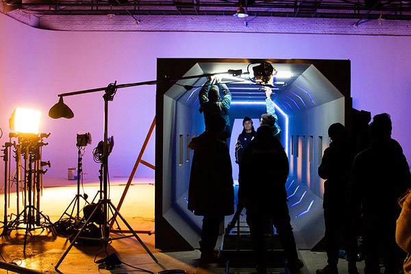 ایجاد نور مناسب برای فیلمبرداری