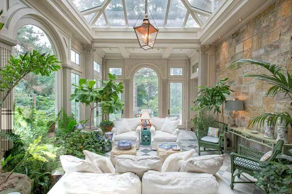 استفاده از اتاق آفتابگیر بهعنوان گلخانه یا باغچه خانگی