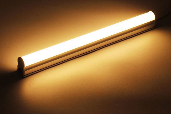 نور لامپ فلورسنت